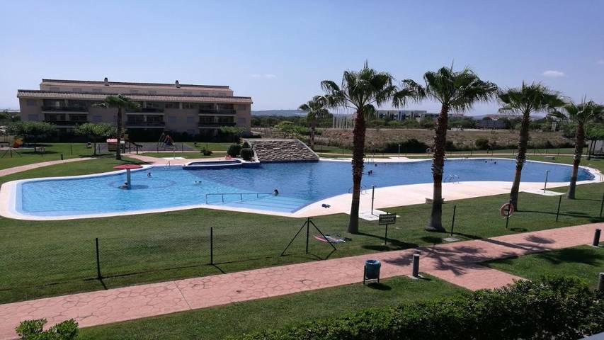 Ferienhaus für 28 Personen, mit Balkon und Whirlpool sowie Terrasse und Garten in Sant Jordi