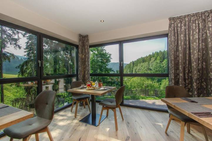 Ferienhaus für 6 Personen, mit Balkon und Whirlpool sowie Terrasse und Garten in Hafling - 3