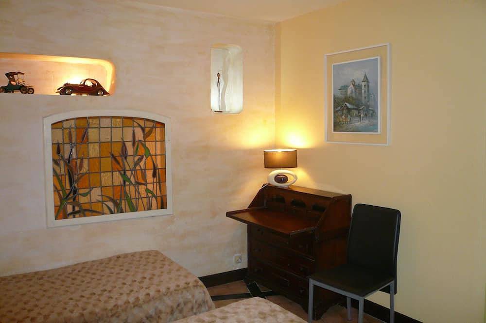 Ganze Wohnung, Gemütliche sonnige Wohnung in klimatisierter Villa (Geschlossener Privatparkplatz) in Nizza, Mittelmeerküste (Frankreich)