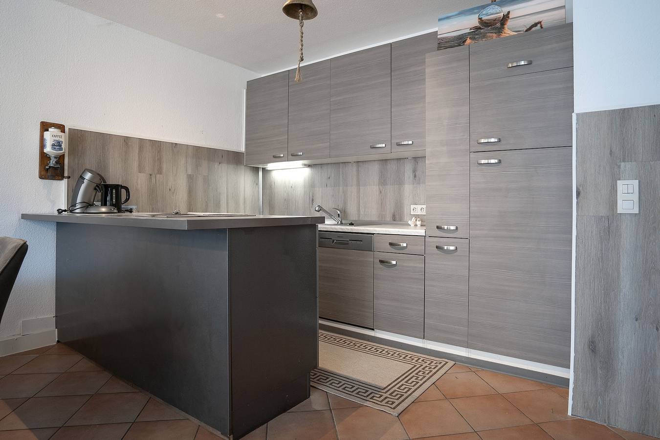 Ferienhaus 'Biene Am Meer' mit privater Terrasse und Wi-Fi in Norddeich Mole, Norddeich