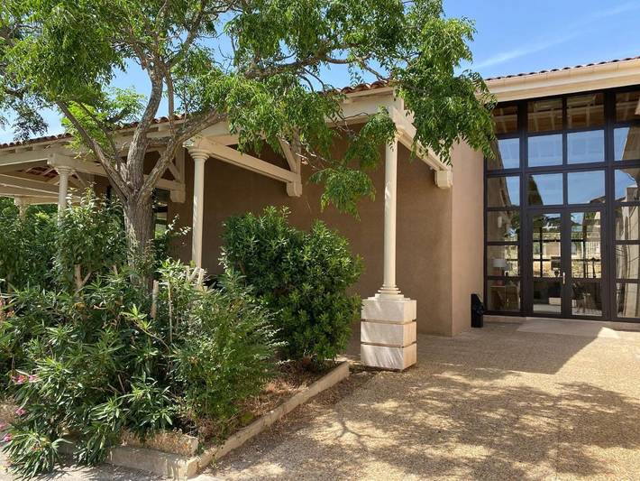 Hôtel pour 2 personnes, avec jardin et piscine à Aurons - 3