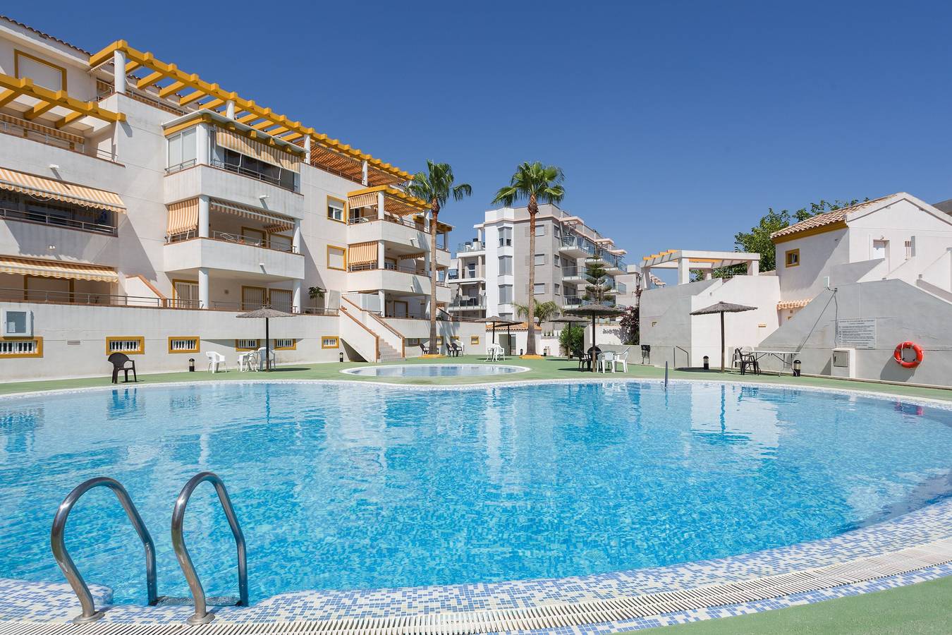 Vakantiehuis 'Casa Fran' met Uitzicht op Zee, Gedeeld Zwembad en Airconditioning in Oliva, Costa Blanca