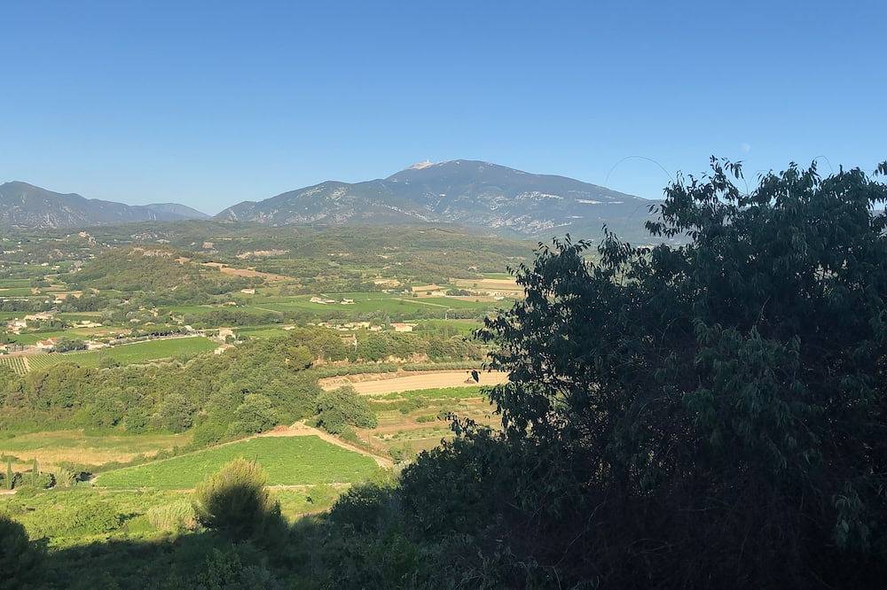 \"La Demeure\" Mas au cœur du village de Crestet (Vaucluse)  avec piscine privée. in Crestet, Parc naturel régional du Mont-Ventoux