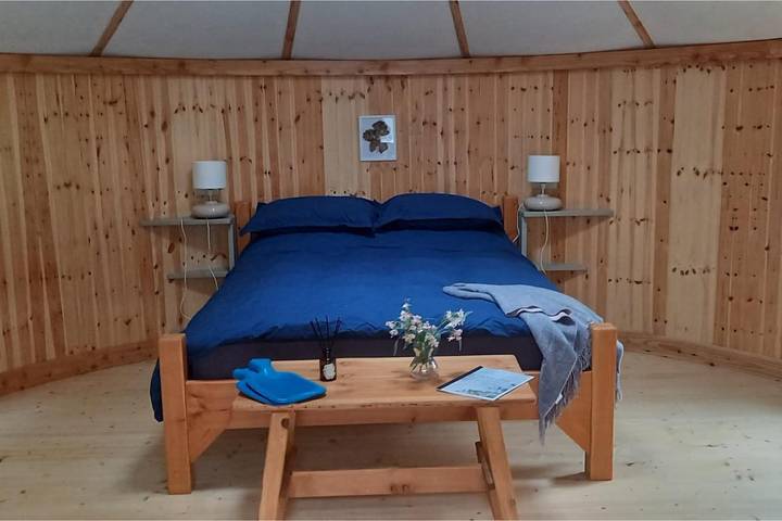 Cottage for 2 people, with Hot tub and Terrace as well as Garden in Ireland