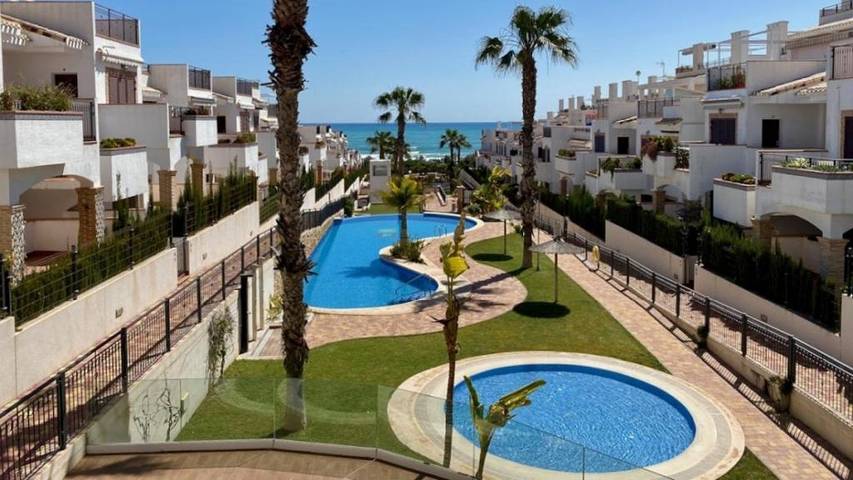 Ferienwohnung für 4 Personen, mit Ausblick und Sauna sowie Pool und Garten in La Mata