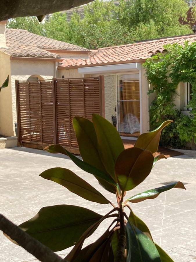 Appartement entier, One-Bedroom Apartment in Istres, Côte méditerranéenne (France)