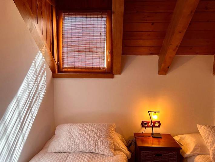 Gîte pour 6 personnes, avec balcon ainsi que vue et vue sur le lac à Rialp - 3