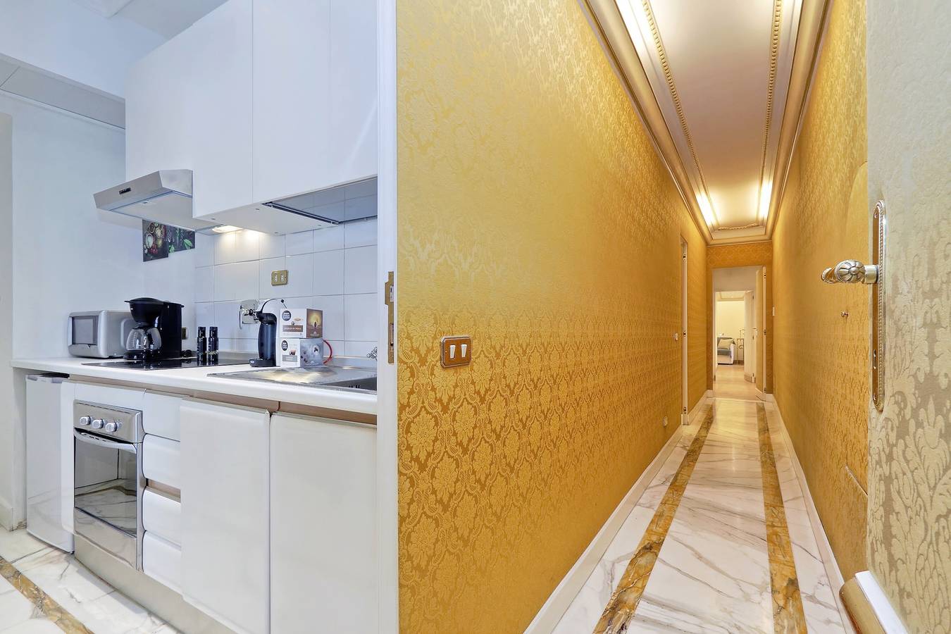 Boutique Domus Trevi in Centro di Roma, Roma