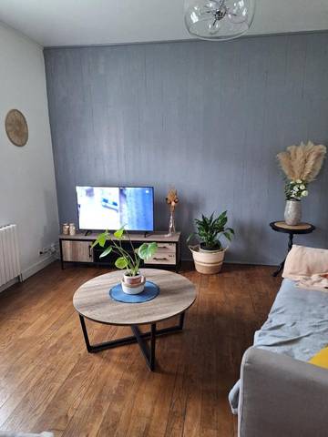 Gîte pour 3 personnes, avec jardin dans Montcenis