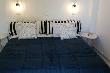 Apartment for 2 People in Firostefani, Thera, Photo 1