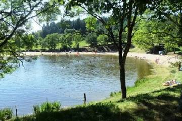 Camping pour 4 Personnes dans Champagnac-le-Vieux, Parc Naturel Régional Livradois-Forez, Photo 3