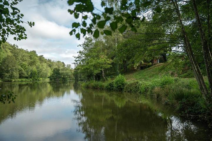 Location de vacances pour 2 personnes, avec jardin ainsi que vue et vue sur le lac à Angoisse (Dordogne) - 4