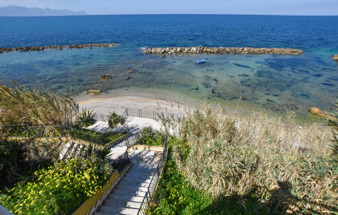 Geheel vakantieappartement, Gezellig Appartement 300m van Kust, WiFi, Parkeerplaats in Trappeto, Provincie Palermo