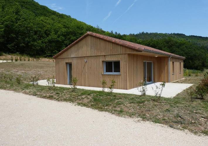 Location de vacances pour 4 personnes, avec vue et jardin à Tour-de-Faure - 2