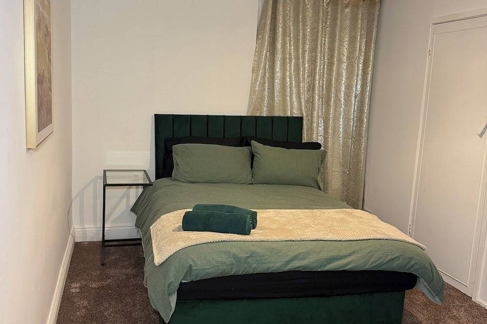 2Bed Wakefield City Centre House |All Ensuite | Ideal for Family & Contractors in Wakefield, Westliches Yorkshire