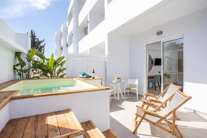 Gîte pour 2 personnes, avec jacuzzi ainsi que piscine et jardin à Faliráki - 3