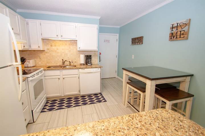 Vacation apartment for 6 people, with balcony and hot tub as well as pool - 1