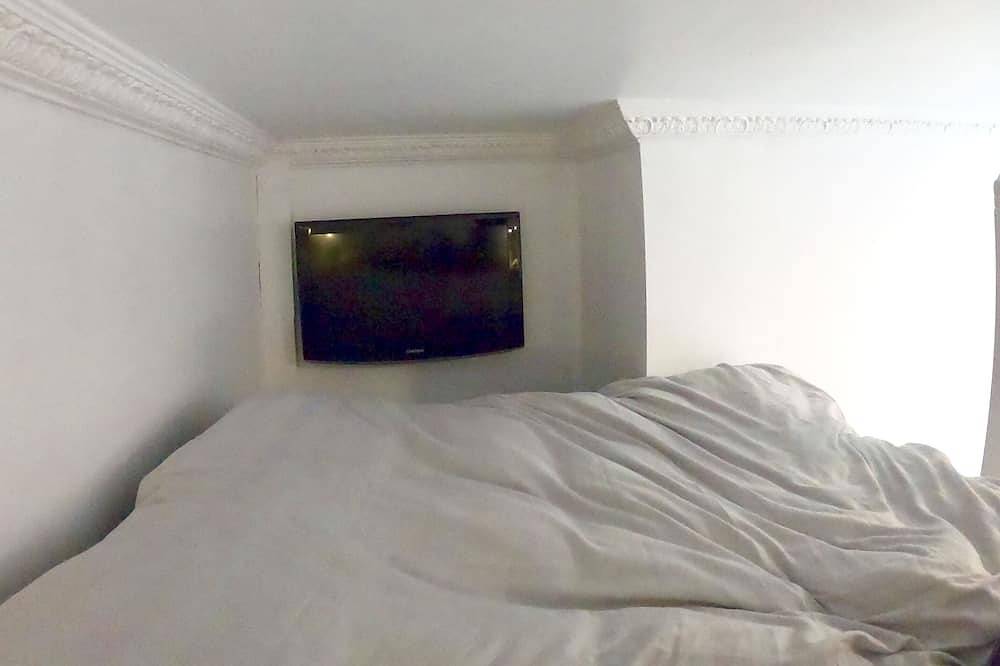 Entire apartment, 2 bedroom apartment in fashionable North Shore (newly renovated April '19) in Blackpool Pleasure Beach, North West England