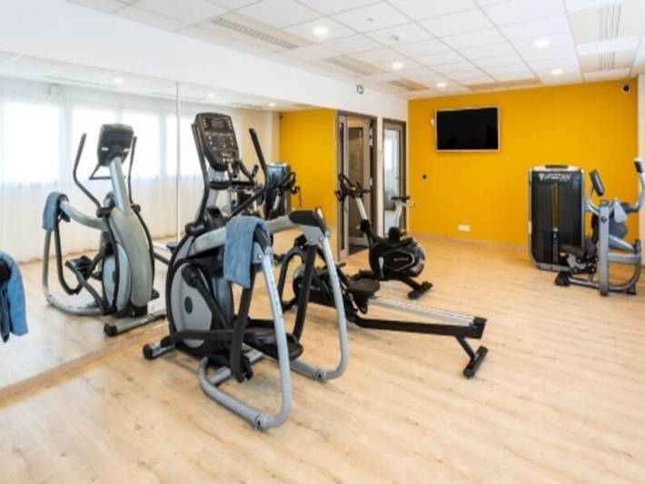 Gîte pour 2 personnes, avec sauna et piscine, adapté aux familles à Vélizy-Villacoublay - 2