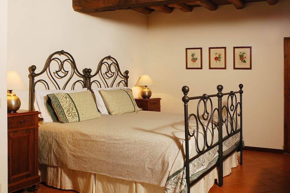 Ganze Wohnung, Charmante Wohnung in einem Landhaus inmitten der Weinberge des Chianti Classico in Panzano In Chianti, Greve In Chianti