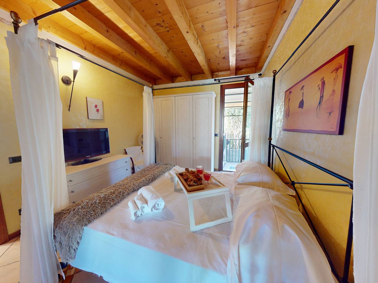 Ganze Wohnung, Garda Pleasure 2 rooms - garden By Bookinggardala in Padenghe sul Garda, Gardasee-Berge