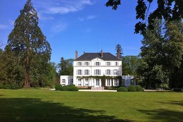 Château pour 25 personnes, avec jardin et jacuzzi dans l' Eure