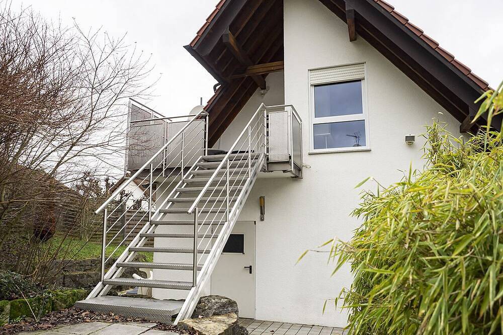 Ganze Wohnung, Moderne freistehende Wohnung in Löwenstein, Nähe zu Audi, Lidl, Bosch, Kaufland in Löwenstein, Stuttgart Region