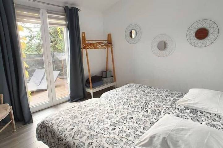 Beautiful air-conditioned apartment between the sea and the mountain in Le Rouret, Mittelmeerküste (Frankreich)
