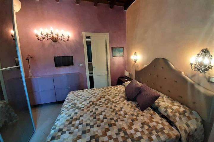 Ganze Wohnung, La Bifora - Charmante Altbauwohnung im mittelalterlichen Herzen der Stadt in Turin, Turin Provinz