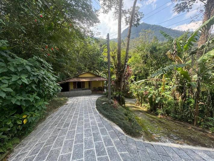 Casas e apartamentos de temporada para 2 pessoas, com jardim e terraço e ainda vista, com animais de estimação em Guapimirim