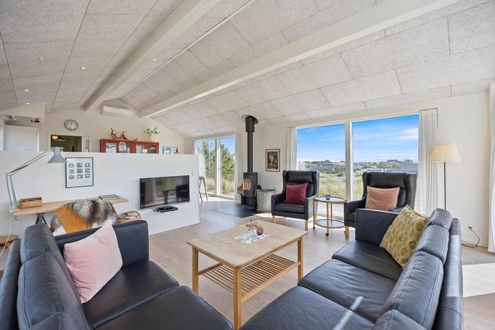 Schickes Ferienhaus mit Sauna dicht am Strand in Skodbjerge, Haurvig