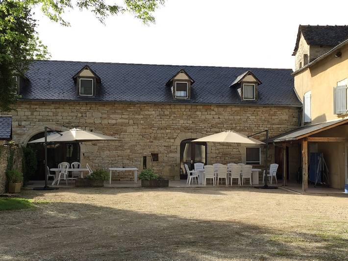 Gîte pour 18 personnes, avec jardin ainsi que terrasse et piscine - 1