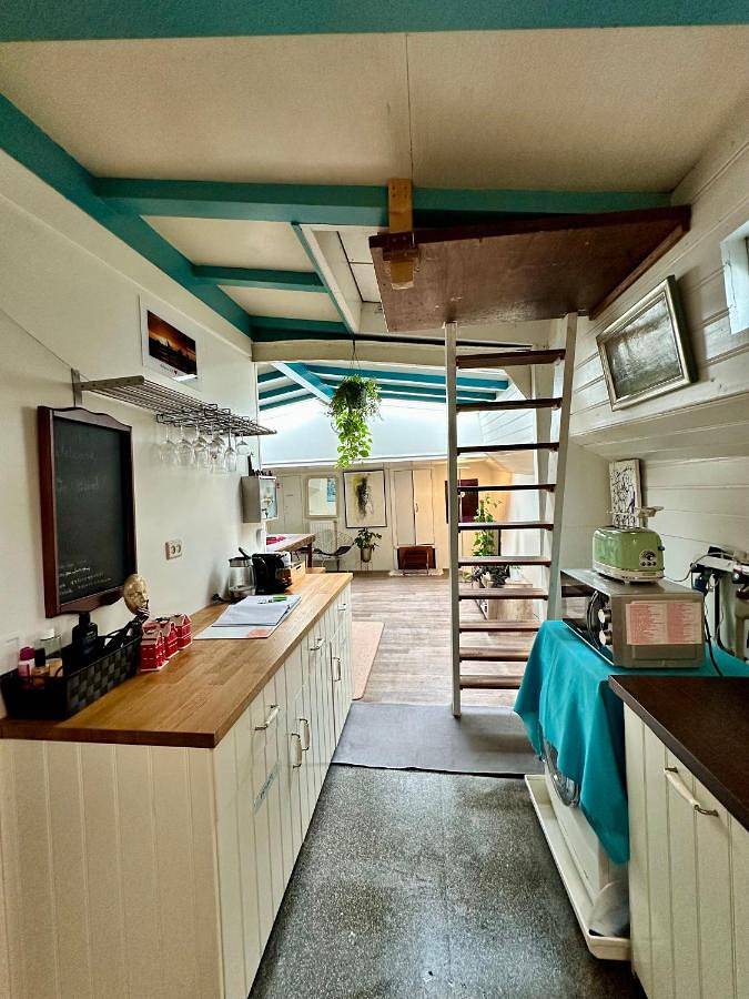 Geheel vakantieappartement, Houseboat in Amsterdam in Amsterdam Oost, Nederlandse kust