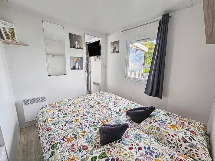 Location de vacances pour 6 personnes, avec piscine ainsi que jardin et jacuzzi à Litteau