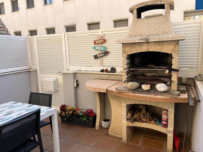 Location de vacances pour 8 personnes, avec piscine ainsi que jardin et vue à Cubelles - 4