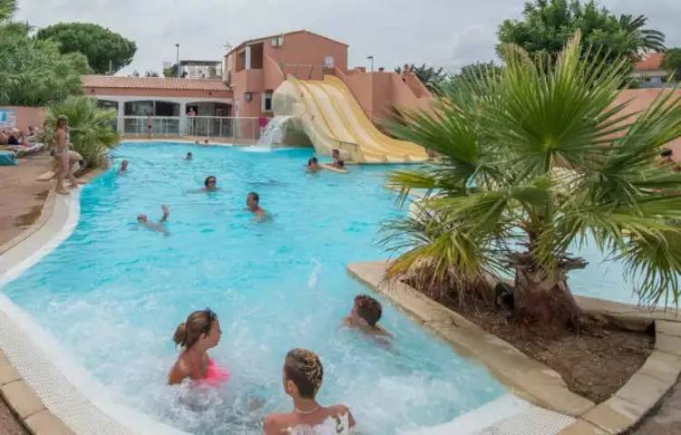 Camping pour 4 personnes, avec bassin pour enfant à Bormes-les-Mimosas - 2