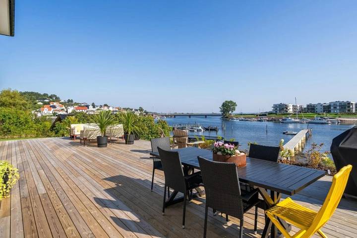 Villa für 7 Personen, mit Ausblick und Pool sowie Terrasse - 1