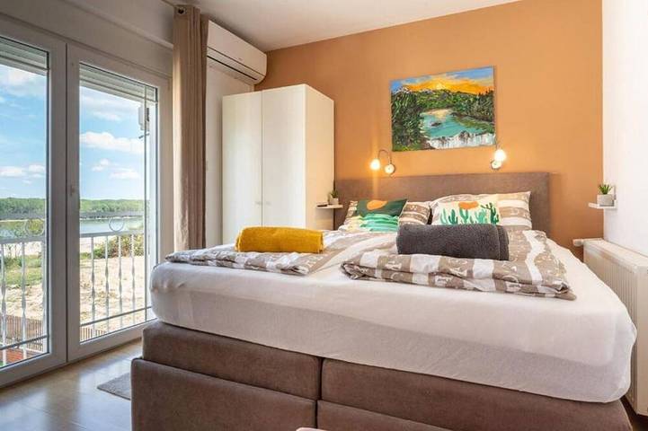 Ganze Wohnung, One Bedroom Apartment with Terrace in Vukovar, Vukovar-Srijem