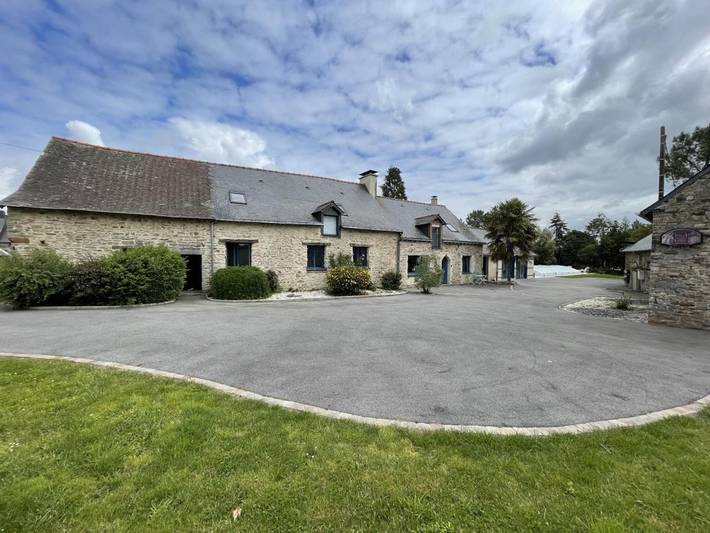 Maison de vacances pour 12 personnes, avec piscine ainsi que terrasse et vue