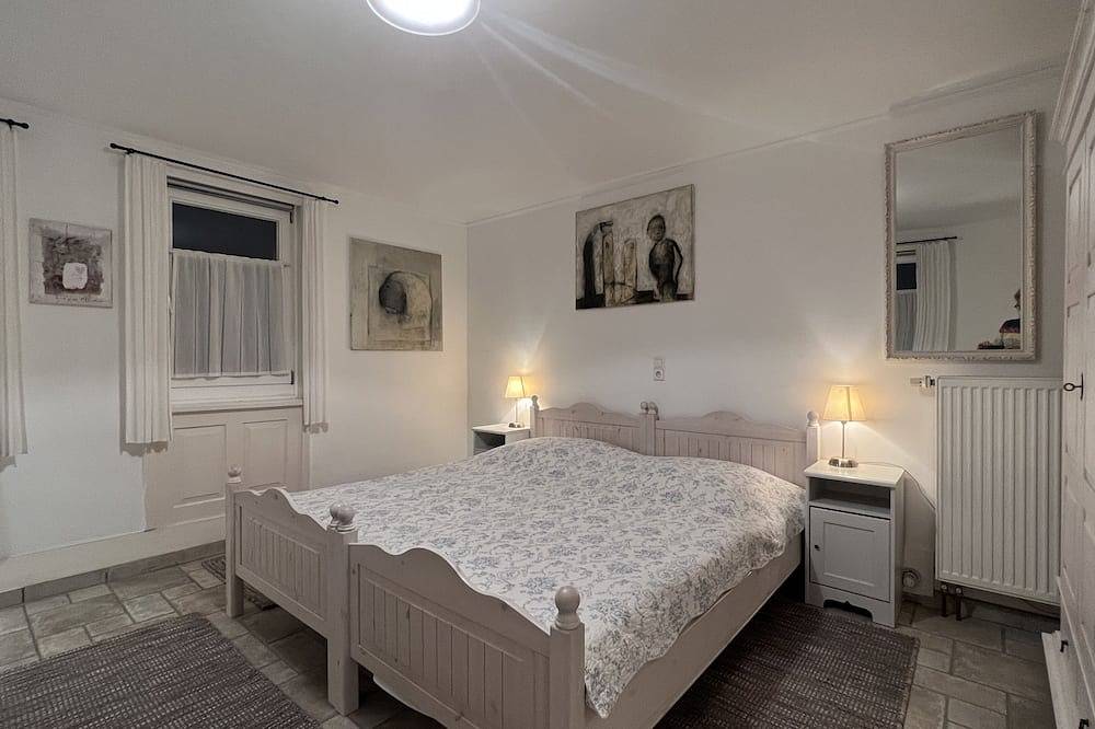 Stilvolles Künstler-Bauernhaus mit 2 getrennten Wohneinheiten bei Tübingen in Kusterdingen, Neckar-Alb