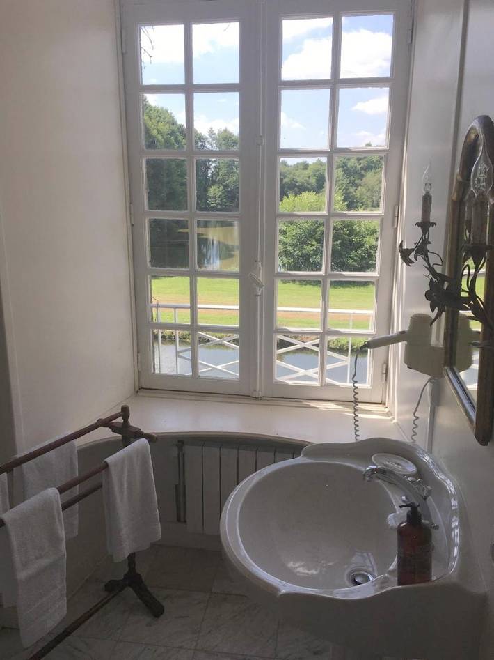 Chambre d’hôte pour 3 personnes, avec jardin et piscine ainsi que vue et vue sur le lac en Ille-et-Vilaine - 2