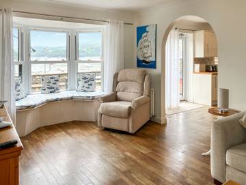 Log Cabin for 8 People in Salcombe, Devon, Photo 2