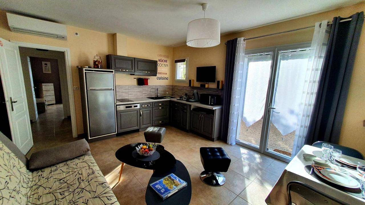 Apartment with Garden View in Saint-Paul-en-Forêt, Côte méditerranéenne (France)