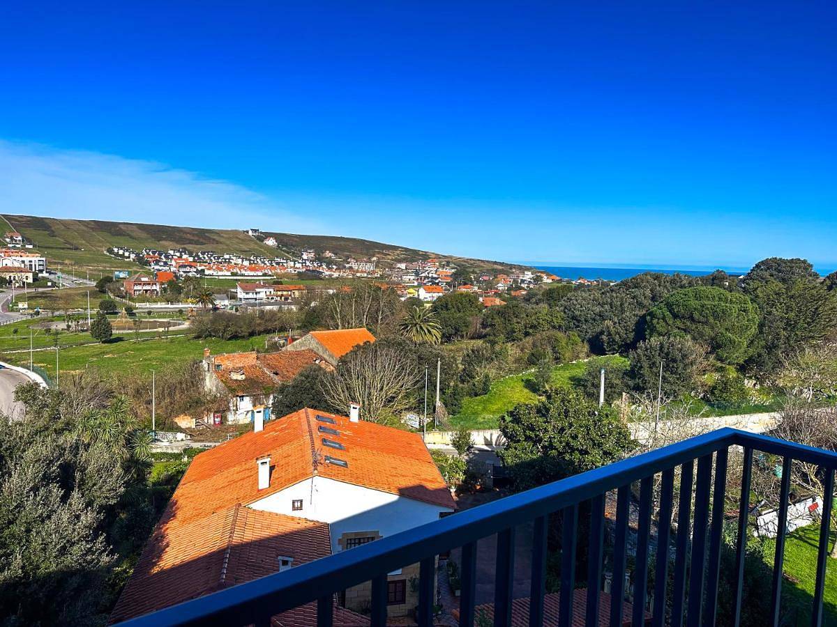 Apartamento entero, Three-Bedroom Apartment with View in Soto de la Marina, Santa Cruz de Bezana