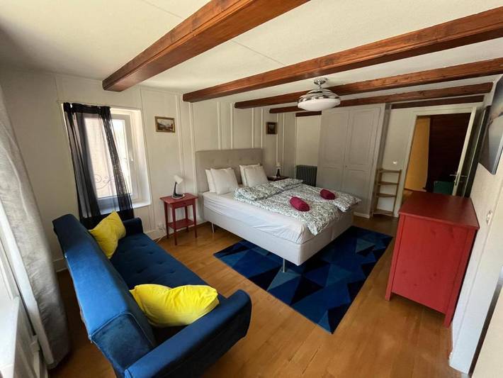 Gîte pour 4 personnes, avec terrasse et jardin, animaux acceptés dans Areuse