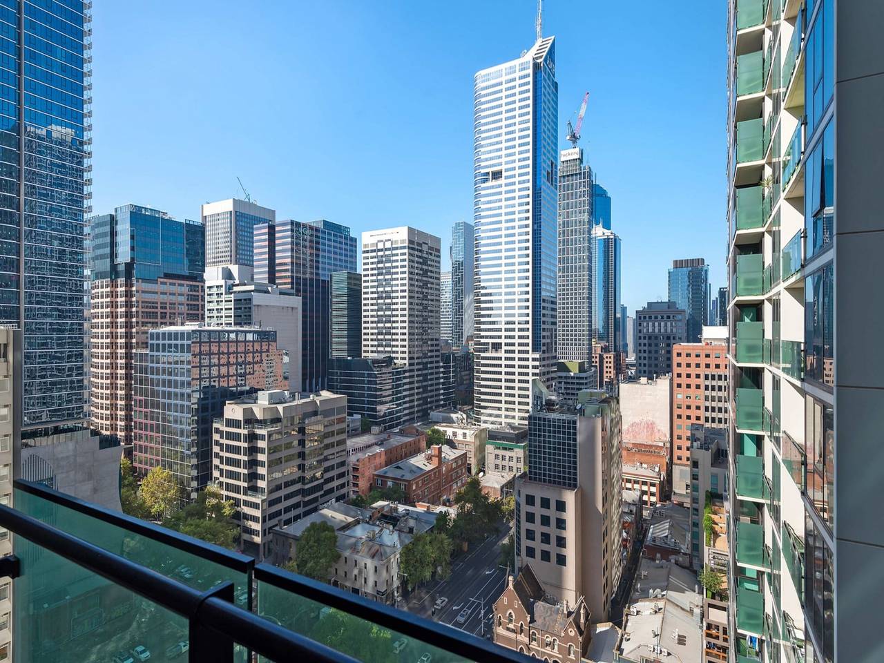 Entire apartment, Chic Apartment In Melbournes Heart in Melbourne, Victoria