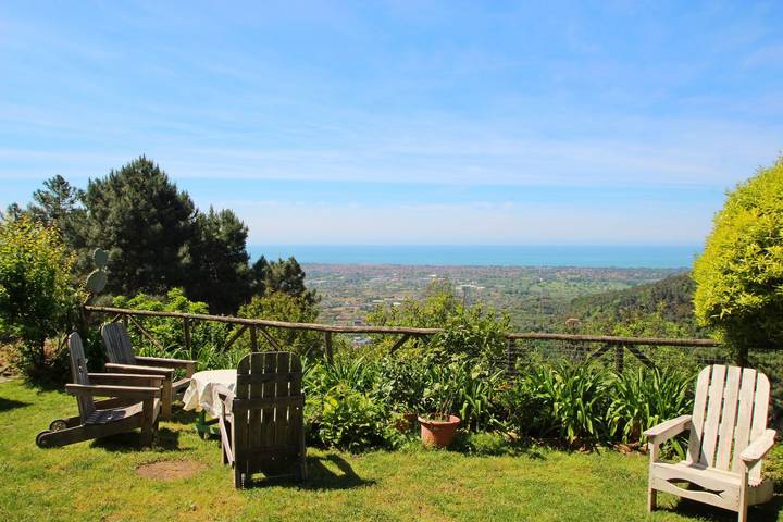 Casa vacanza per 8 persone, con Balcone e Terrazza nonché Giardino a Pietrasanta