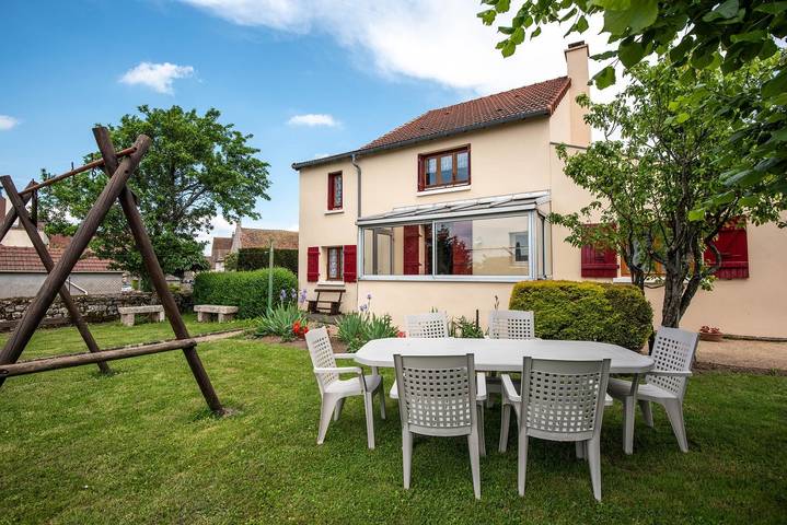 Gîte pour 6 personnes, avec jardin à Mont-Saint-Vincent