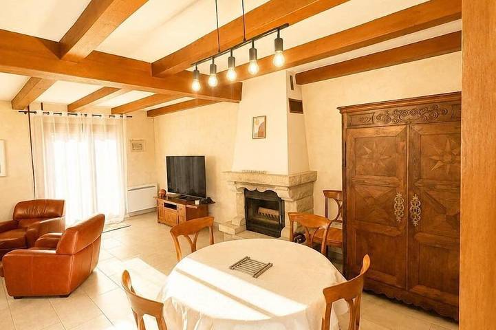 Gîte pour 6 personnes, avec jardin dans Saint-Jean-de-Beauregard