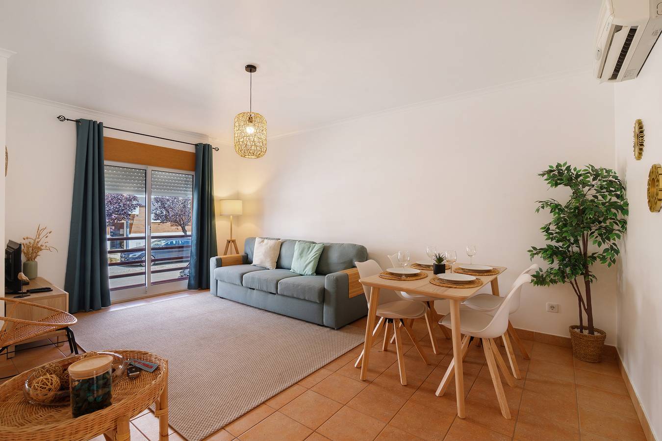 Apartamento inteiro, Apartamento 'Quinta Gomeira 59' com Piscina Partilhada, Varanda e Ar Condicionado in Cabanas de Tavira, Praia das Cabanas